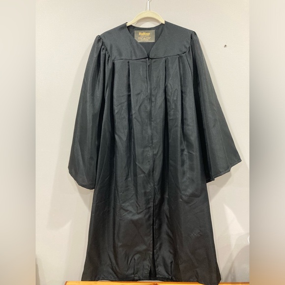 Black Graduation Robe Gown 5’6” to 5’8”- Solid Black - Picture 1 of 9